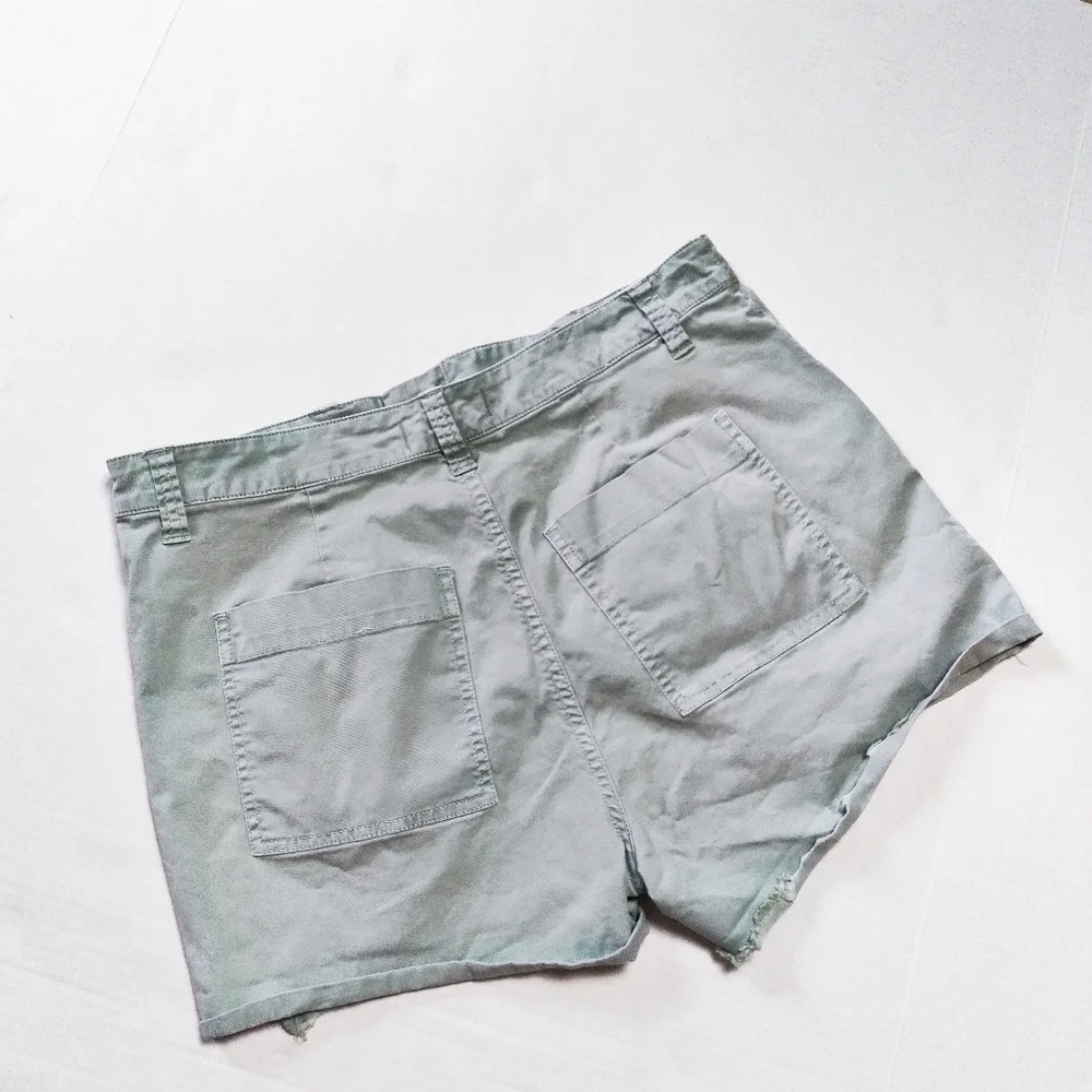 Madewell Green Garment Dyed Cut Off Chino Shorts Size 27